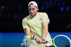 Paris: Struff nach Sieg gegen Zverev-Schreck weiter