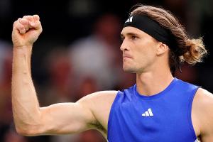 Zverev im Achtelfinale von Paris - Struff gescheitert