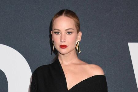 Jennifer Lawrence betreibt Harris-Wahlkampf vor den Haustüren in Vegas
