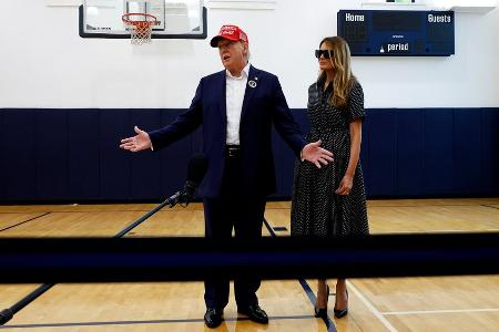 US-Wahl: Donald Trump gibt neben Melania Stimme ab