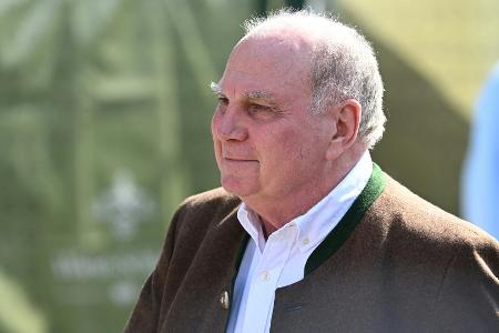 Hoeneß trotz Bayern-Niederlagen 