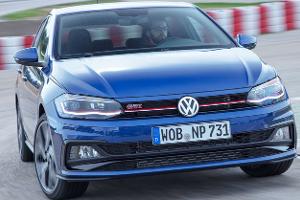 VW Polo VI GTI (2018) AW 2G blau dynamisch Front