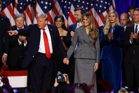 Im Triumph vereint: Trump-Clan jubelt gemeinsam in Florida