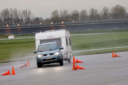 Aquaplaning - Fahrbahn