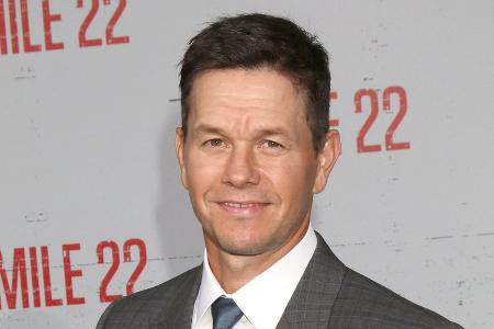 Mark Wahlberg feiert einen Tag nach Feuer Restauranteröffnung