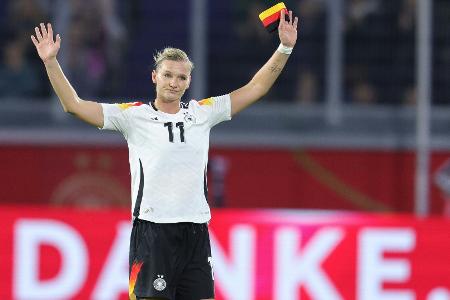 Tränen und Traumtor: Niederlage bei emotionalem Popp-Abschied