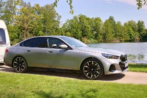 BMW 520 d xdrive, Gras, See, Bäume, Himmel