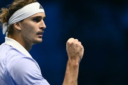Sieg gegen Alcaraz: Zverev als Gruppensieger im Halbfinale
