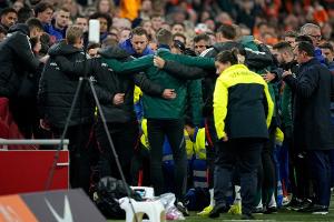 Nach Zusammenbruch: Adam Szalai meldet sich aus der Klinik