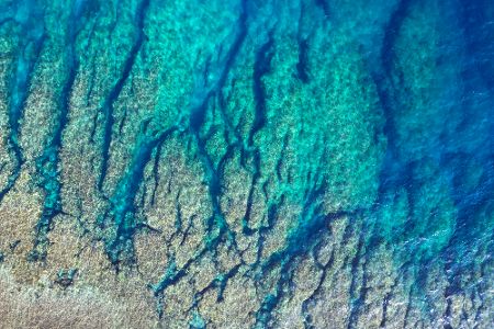 Korallenriff von oben fotografiert