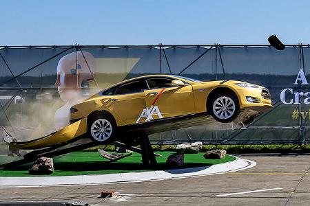 08/2022, AXA Elektroauto Crashtest Dübendorf Schweiz 2022