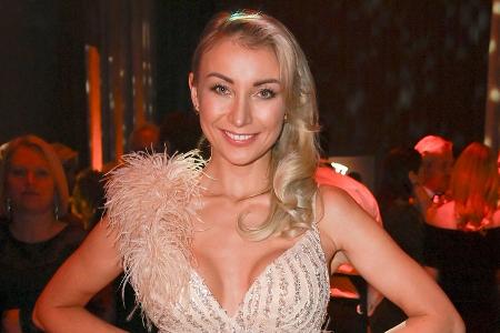 Anna-Carina Woitschack: Süße Liebeserklärung zum zweiten Jahrestag