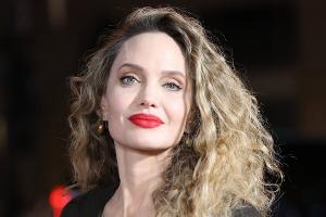 Angelina Jolie wird mit Desert Palm Achievement Award ausgezeichnet