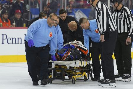Kollision mit Spieler: NHL-Referee im Krankenhaus