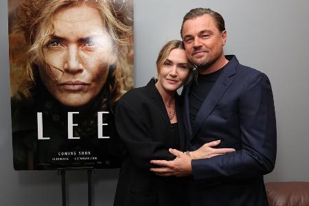 Kate Winslet und Leonardo DiCaprio Arm in Arm bei Filmvorführung