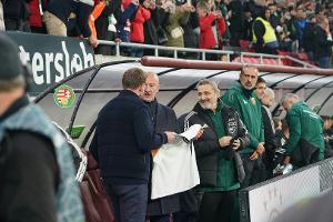 Besondere Geste: Nagelsmann überreicht DFB-Trikot für Szalai