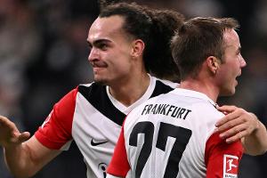 Sieg zum Geburtstag: Toppmöllers Eintracht ist erster Bayern-Jäger