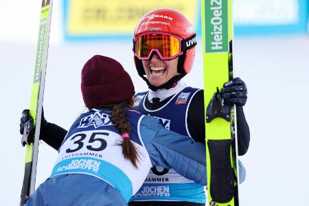 Schmid siegt zum siebten Mal auf ihrer Lieblingsschanze