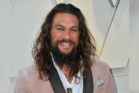 Jason Momoa braucht Barbra Streisand an Weihnachten