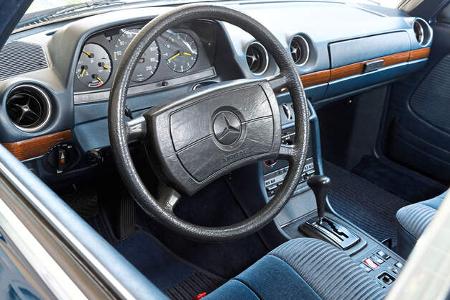 Mercedes-Benz 230 TE S123 T-Modell 900 Surfblau