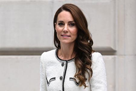 Wo bewahrt Prinzessin Kate ihre royalen Outfits auf?
