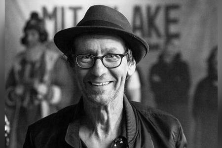 Von Flake bis Cher: Fünf ungewöhnliche Weihnachtsalben