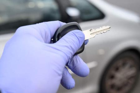 Autoschlüssel Handschuh