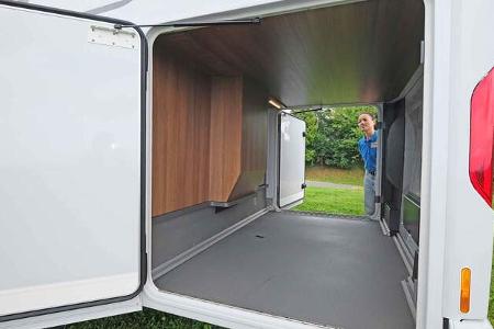 Garage, Caravan, Carthago, C-Tourer