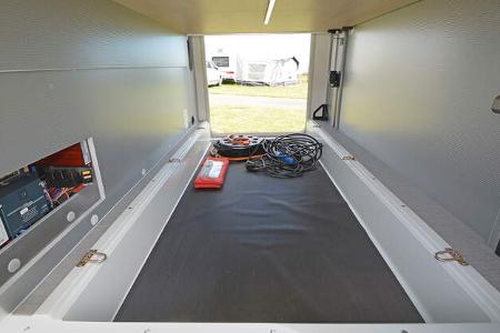 Rapido 696 F Garage f