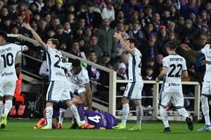 Drama bei Florenz-Inter: Bove auf Spielfeld zusammengebrochen