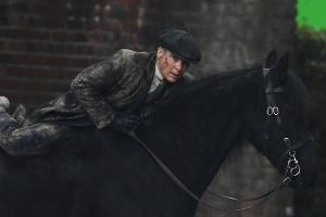 Dreharbeiten zu "Peaky Blinders"-Film: Cillian Murphy mit fieser Narbe