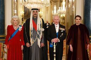 Queen Camilla strahlt beim Staatsbankett zu Ehren des Emirs von Katar