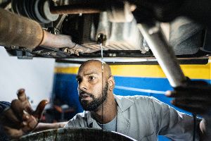 Fünf häufige Fehler, wenn Sie den Ölwechsel selbst machen