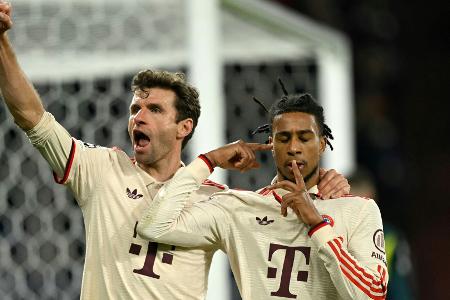 Sieg auf Schalke: Müller 