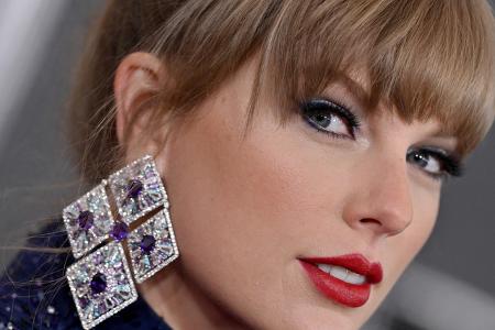 Taylor Swift ist der zurzeit erfolgreichste Popstar weltweit. Doch den Bezug zur Realität hat die Sängerin offenbar nicht verloren, denn sie weiß genau, wem sie ihren Erfolg zu verdanken hat. Nach dem ...