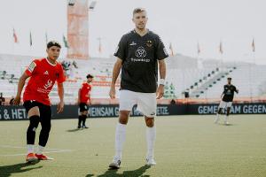 Kleinfeld-Fußballer vor Achtelfinaleinzug - Kramer angeschlagen