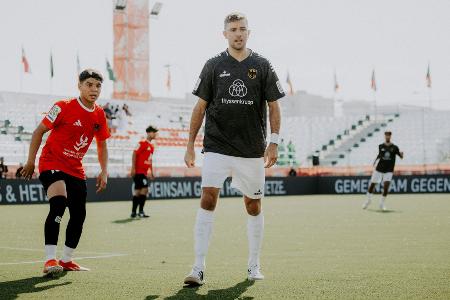 Kleinfeld-Fußballer vor Achtelfinaleinzug - Kramer angeschlagen