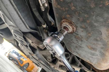 Ölablassschraube, Öl- und Ölfilter