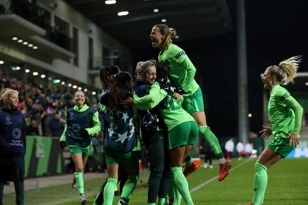 Viererpack Jonsdottir: Wolfsburg stürmt ins Viertelfinale