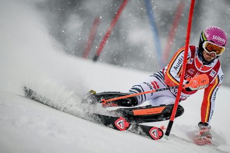 Slalom in Val d'Isere: Straßer patzt erneut