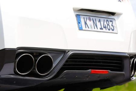 Nissan GT-R, Endrohr, Auspuff