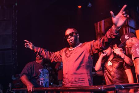 Niemand ist wohl 2024 so tief gestürzt wie Sean 'Diddy' Combs. Seit Mitte September sitzt der Rapper und Produzent in Untersuchungshaft, ihm werden zahlreiche Fälle von sexueller Gewalt und Menschenha ...