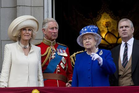 So soll er Geschäftsbeziehungen zu einem der Spionage verdächtigen chinesischen Staatsbürger unterhalten. Der Palast lud ihn daraufhin von den Weihnachtsfeiern in Sandringham aus und erklärte, man hab ...