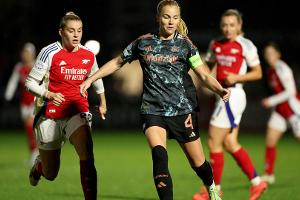 Bayern unterliegt Arsenal und verliert Platz eins