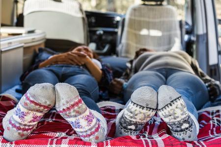 Warme Kleidung und Zubehör