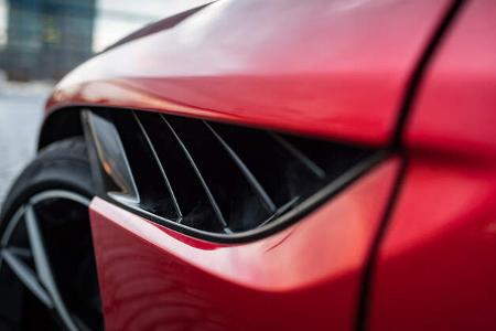 Aston Martin DBS Superleggera, Exterieur