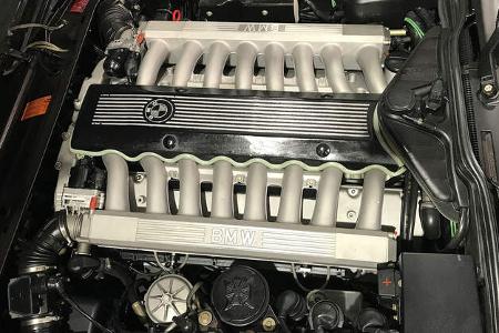 BMW 7er E32 V16 Goldfish