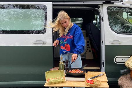 Schakschuka vor dem Bulli kochen