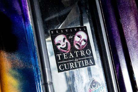 09/2019, Volvo FL 6 von 1988 mit Banksy-Graffito