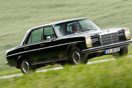 Mercedes Strichacht W114, Seitenansicht